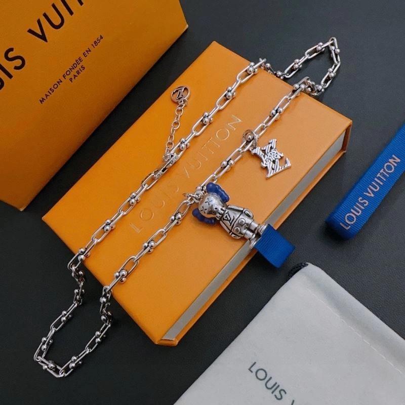 Attractive Louis Vuitton Necklaces 251018