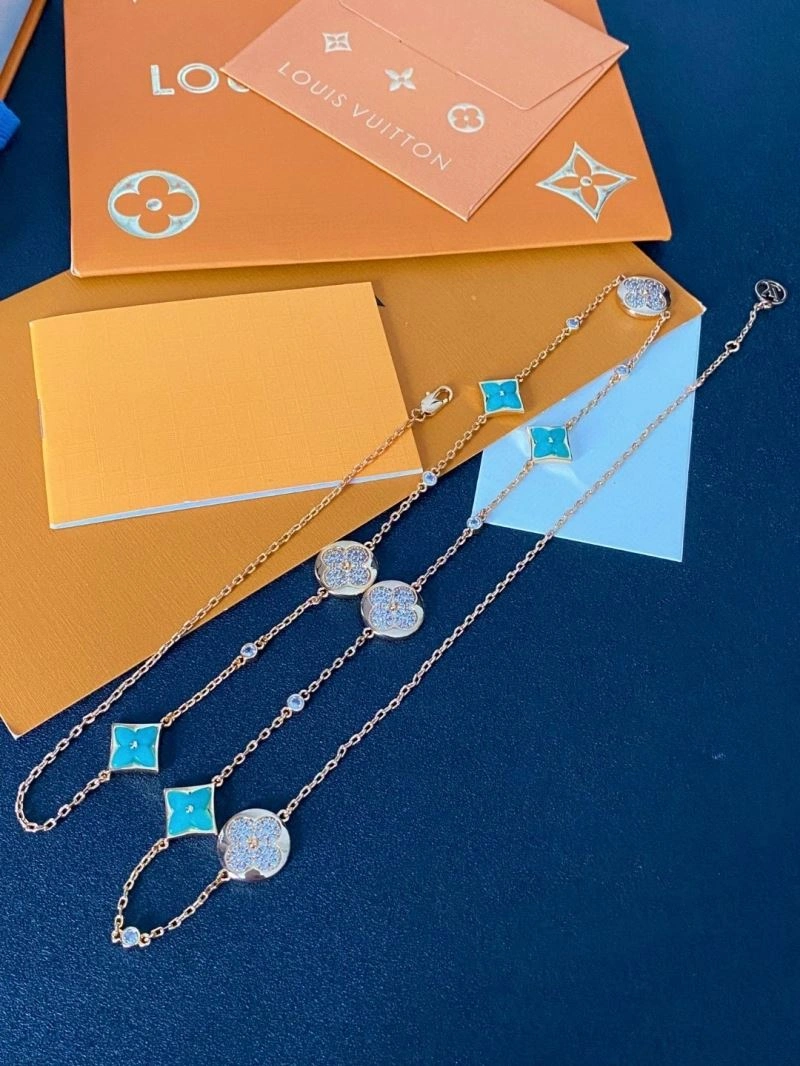 Louis Vuitton Necklaces SmoothTexture 251019