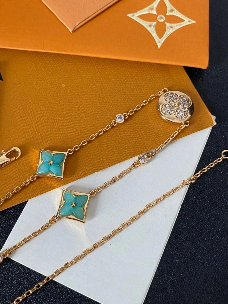 Louis Vuitton Necklaces SmoothTexture 251019