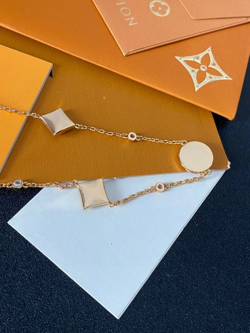 Louis Vuitton Necklaces SmoothTexture 251019