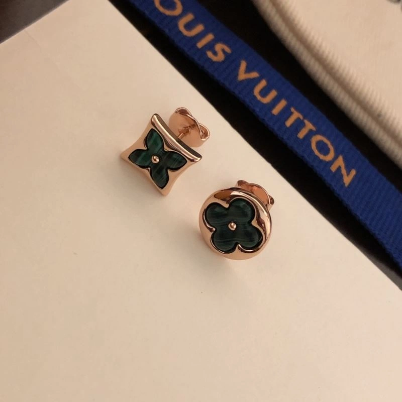 Louis Vuitton Necklaces Practical 251017