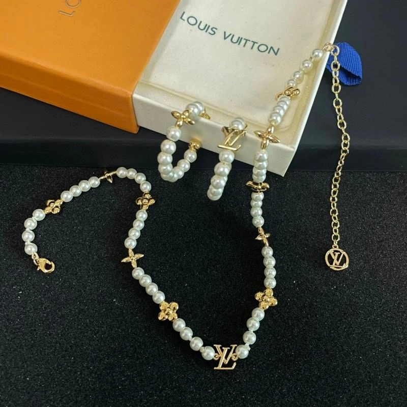 Colorful Louis Vuitton Necklaces 251015