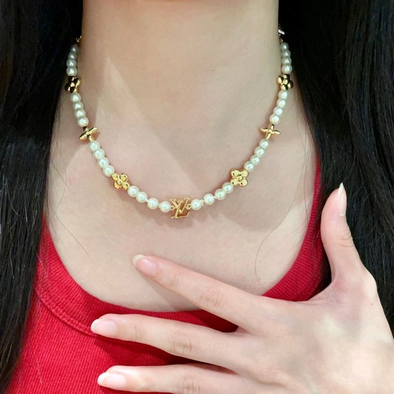 Colorful Louis Vuitton Necklaces 251015