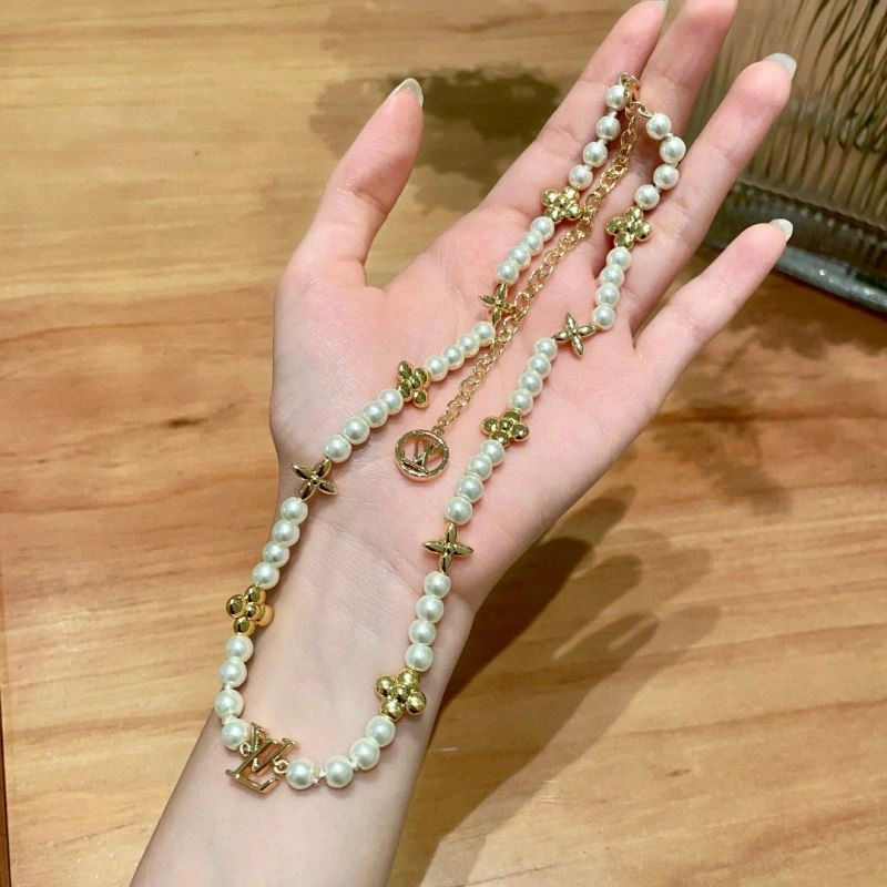 Colorful Louis Vuitton Necklaces 251015