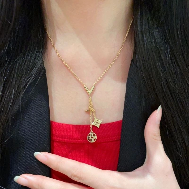 Louis Vuitton Necklaces Durable 251001