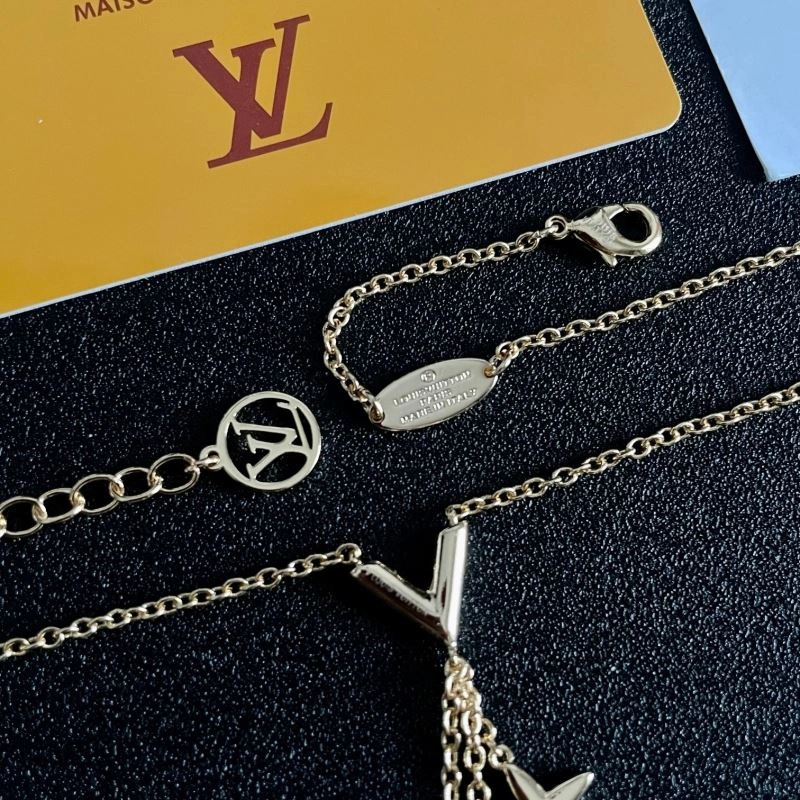 Louis Vuitton Necklaces Durable 251001