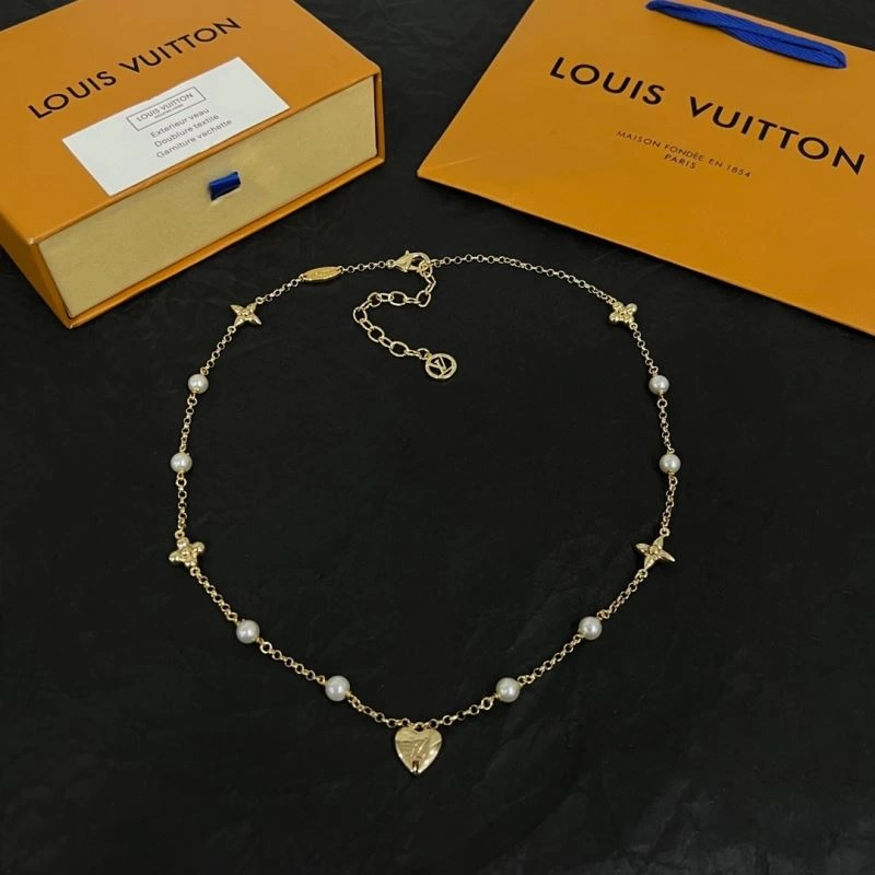 Timeless Louis Vuitton Necklaces 250989