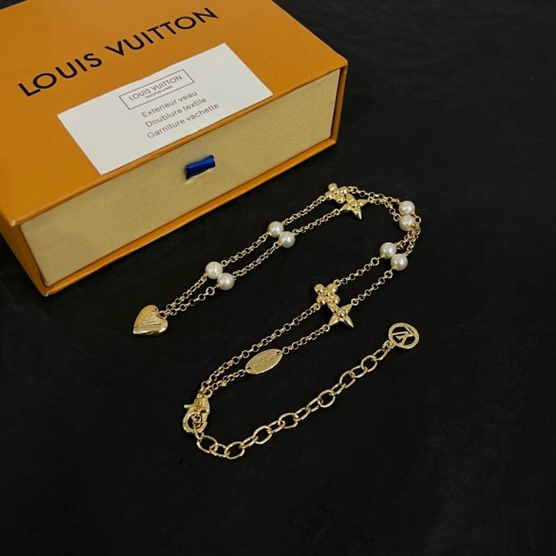 Timeless Louis Vuitton Necklaces 250989