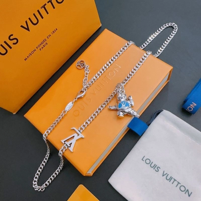 Louis Vuitton Necklaces Functional 250993