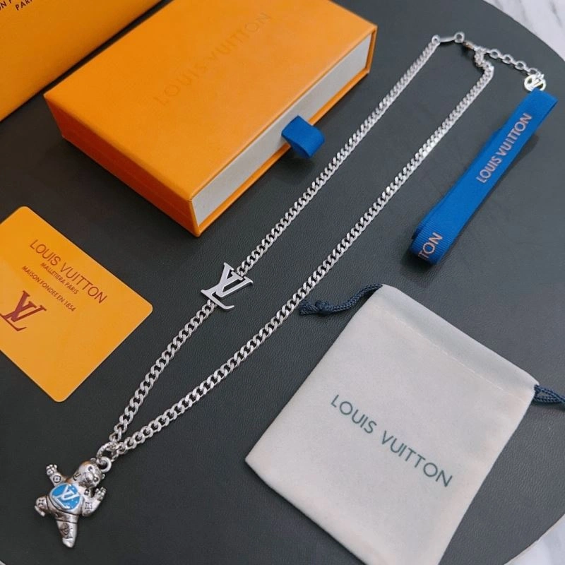 Louis Vuitton Necklaces Functional 250993