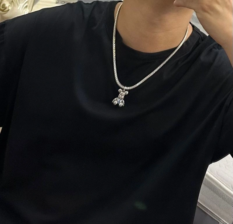 OdorResistant Louis Vuitton Necklaces 250997