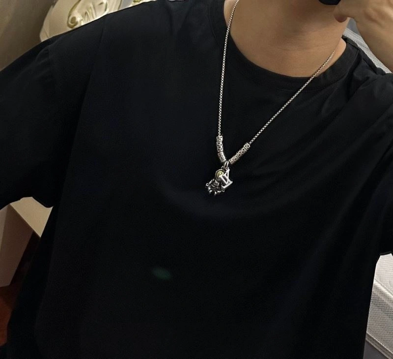 Louis Vuitton Necklaces Trendy 250992