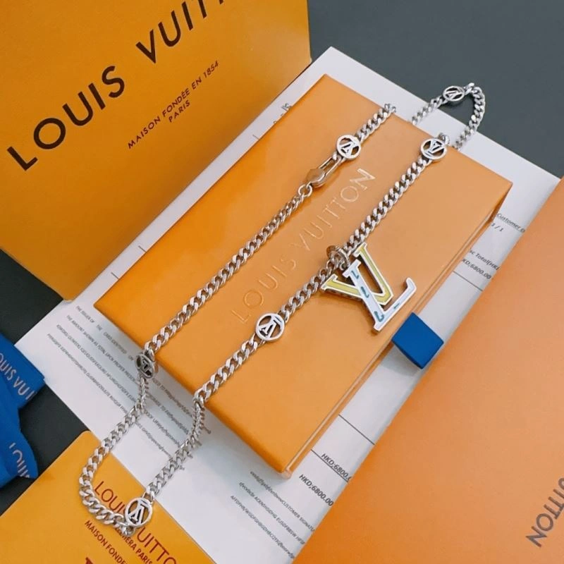 Louis Vuitton Necklaces SmartChoice 250995