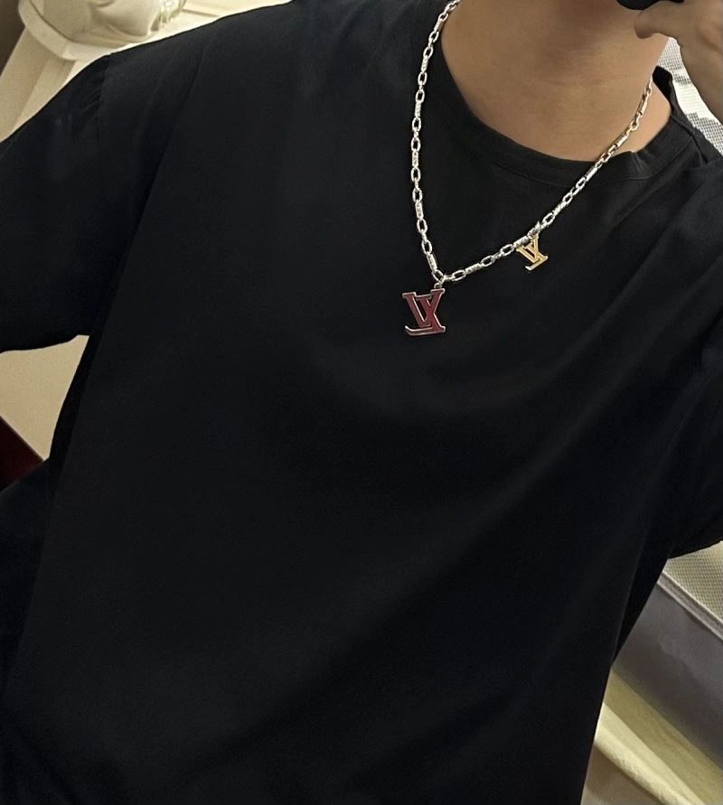 OdorResistant Louis Vuitton Necklaces 251007
