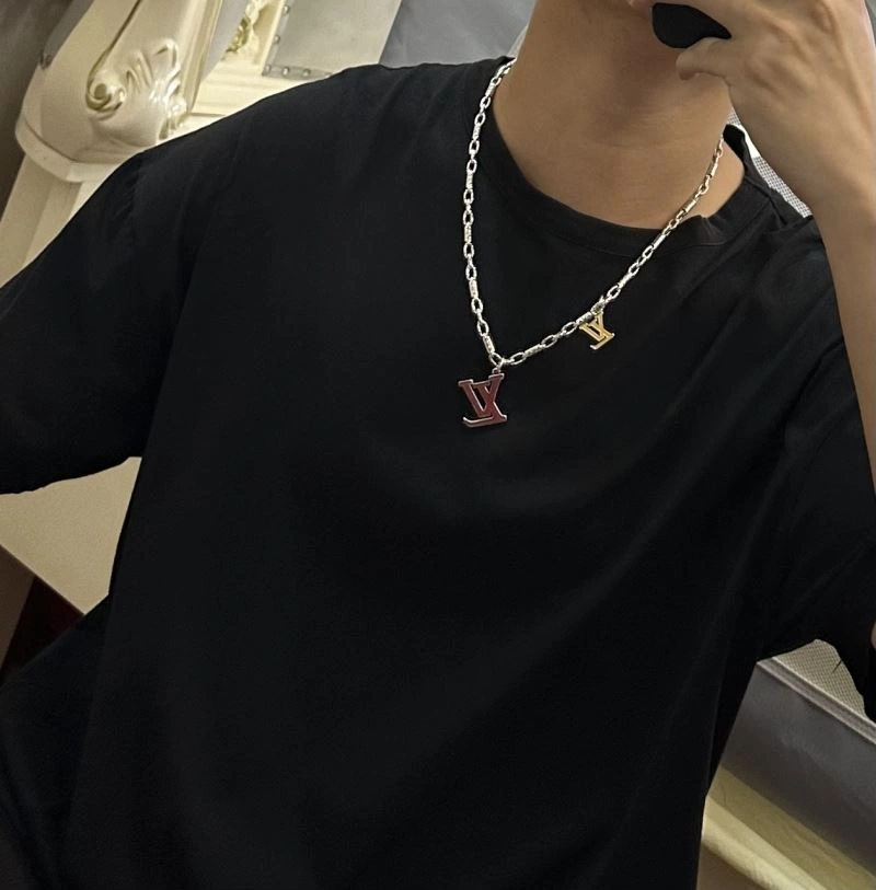 OdorResistant Louis Vuitton Necklaces 251007