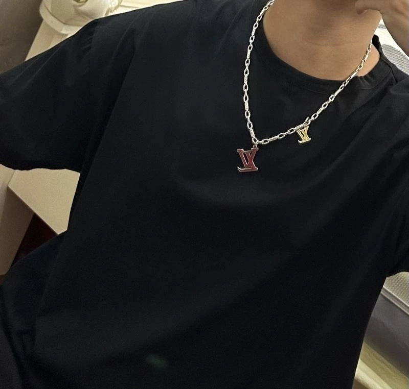 OdorResistant Louis Vuitton Necklaces 251007
