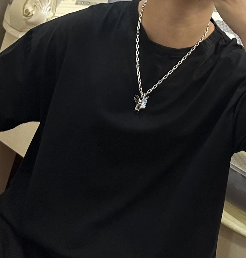 Louis Vuitton Necklaces Minimalist 251004