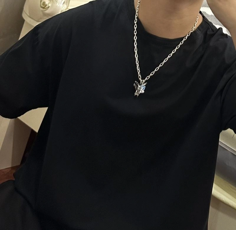 Louis Vuitton Necklaces Minimalist 251004