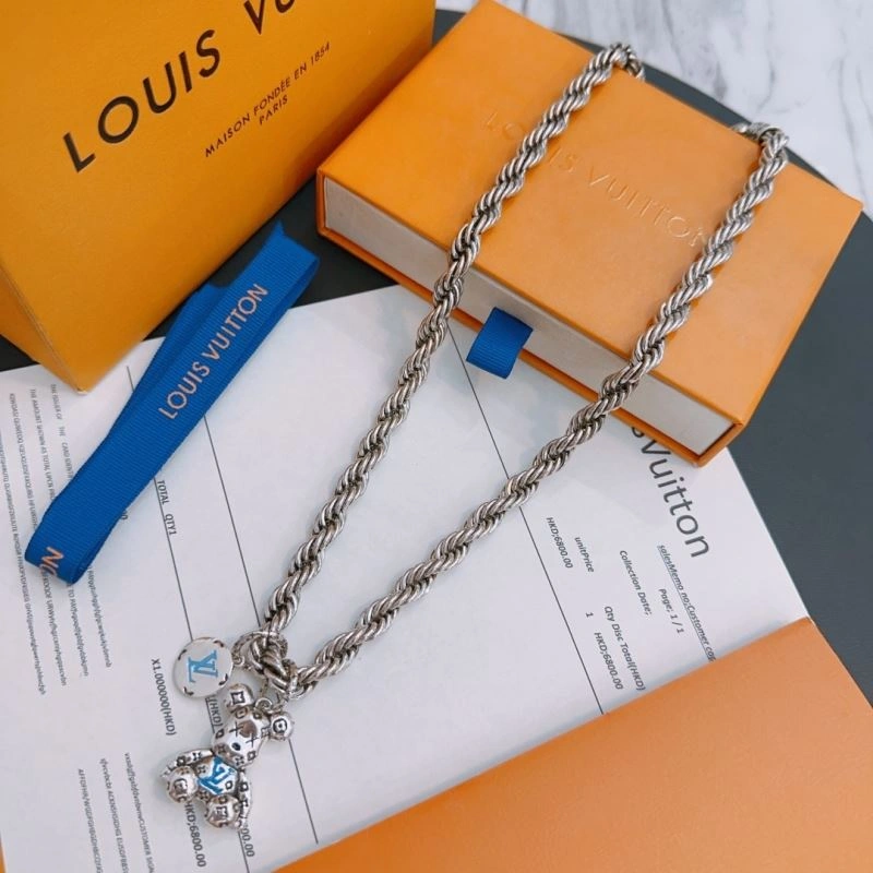 Louis Vuitton Necklaces EyeCatching 251008