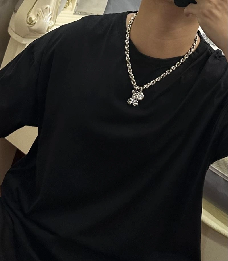 Louis Vuitton Necklaces EyeCatching 251008