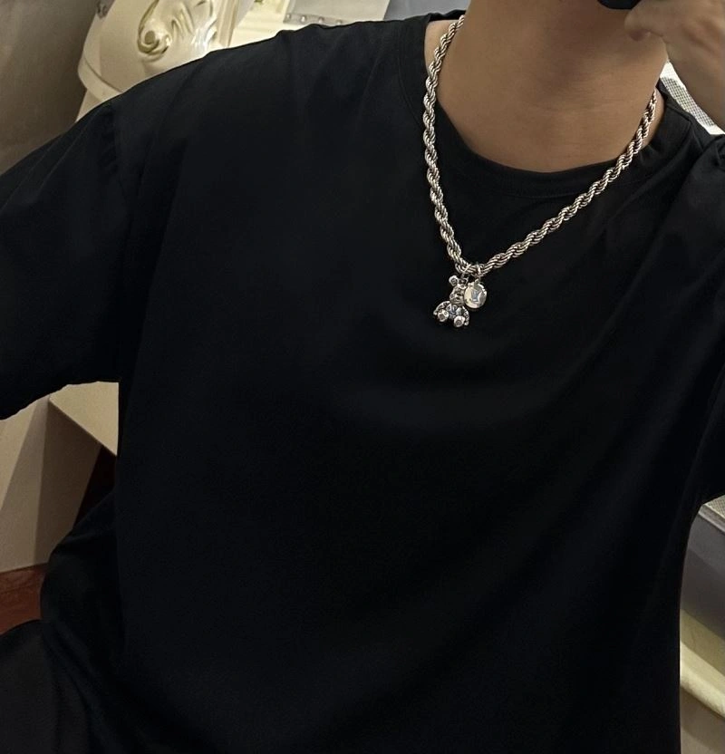 Louis Vuitton Necklaces EyeCatching 251008