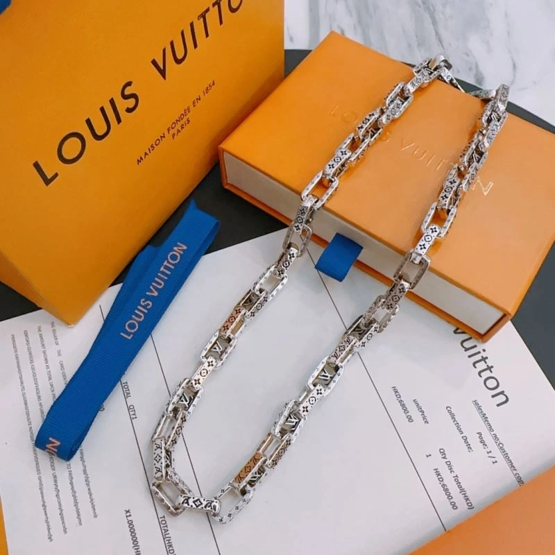 Louis Vuitton Necklaces Practical 251011