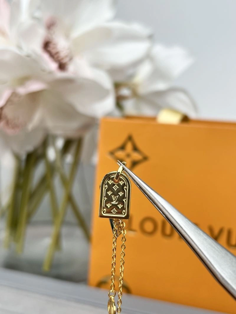Louis Vuitton Necklaces Lightweight 250933