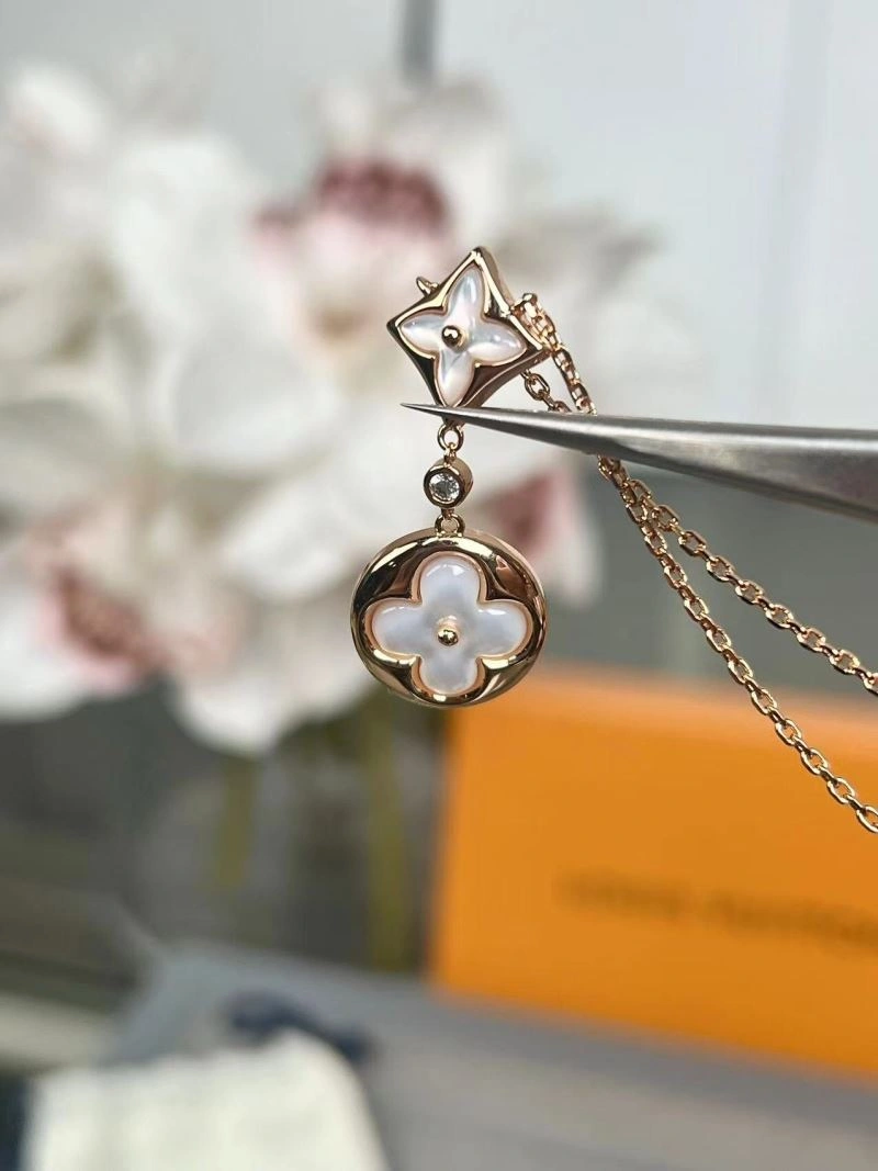 UrbanStyle Louis Vuitton Necklaces 250912