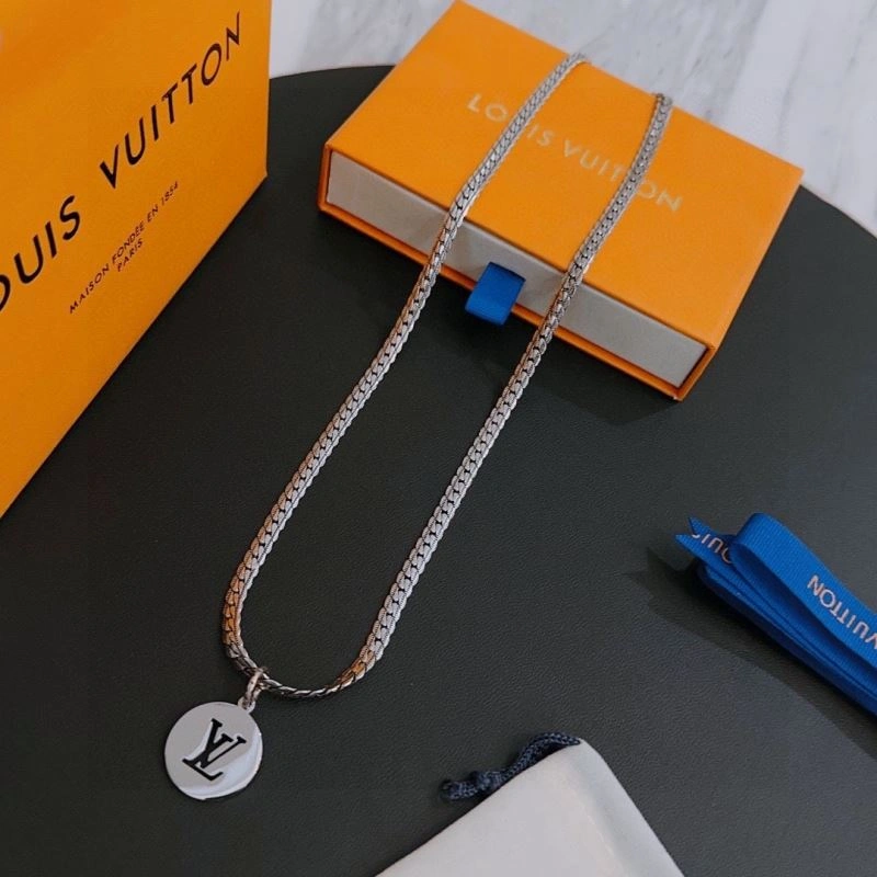 Louis Vuitton Necklaces Fashionable 250924