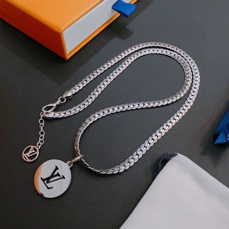 Louis Vuitton Necklaces Fashionable 250924