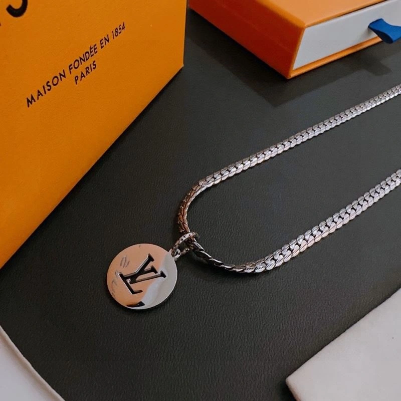 Louis Vuitton Necklaces Fashionable 250924