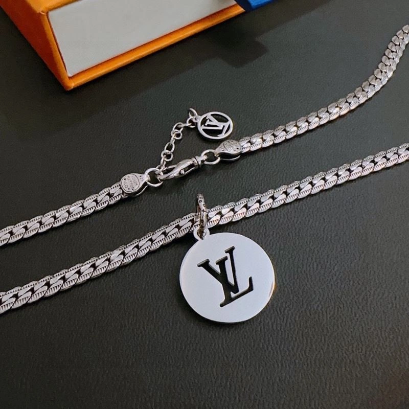Louis Vuitton Necklaces Fashionable 250924