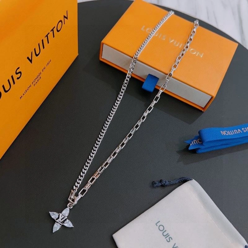 Breathable Louis Vuitton Necklaces 250928