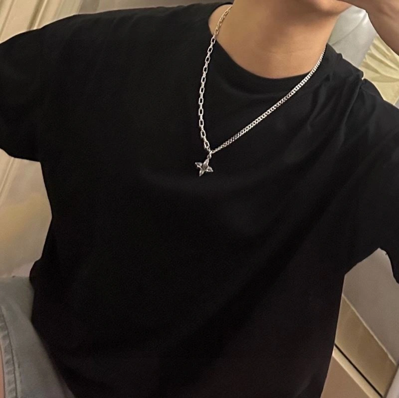 Breathable Louis Vuitton Necklaces 250928
