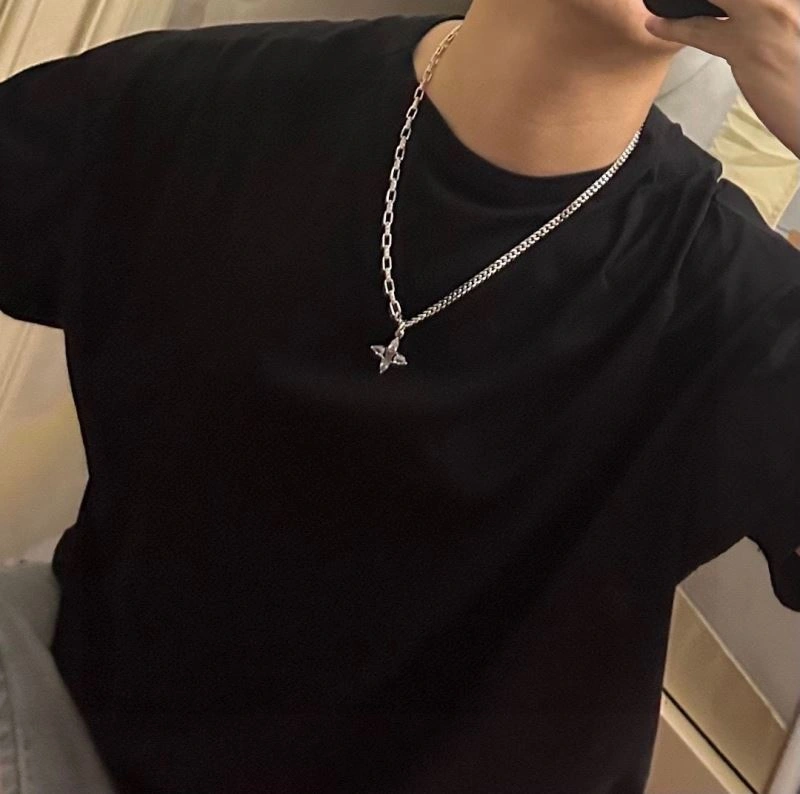 Breathable Louis Vuitton Necklaces 250928