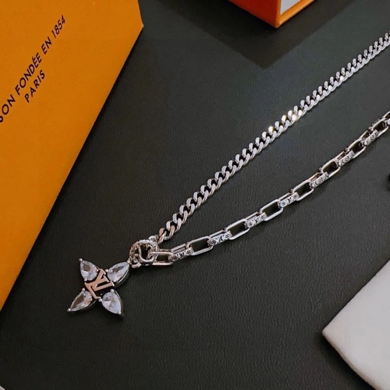 Breathable Louis Vuitton Necklaces 250928