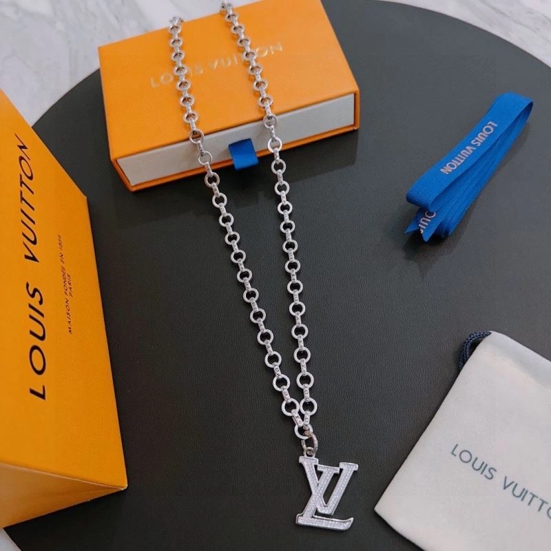 Louis Vuitton Necklaces Compact 250903