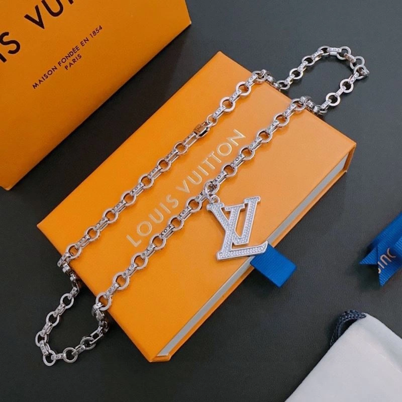 Louis Vuitton Necklaces Compact 250903