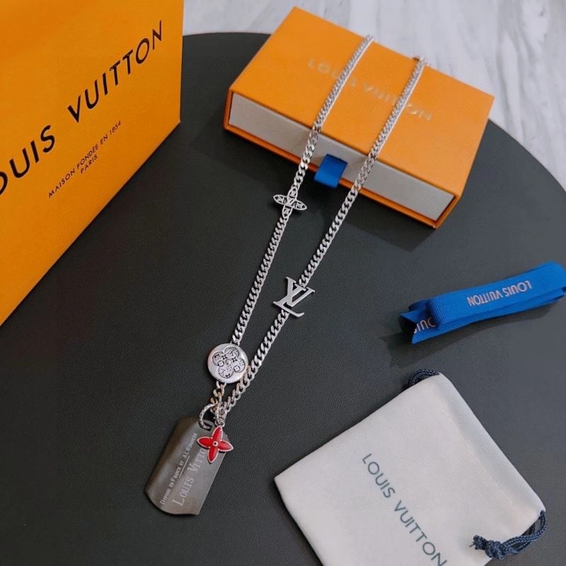 Louis Vuitton Necklaces WrinkleFree 250914