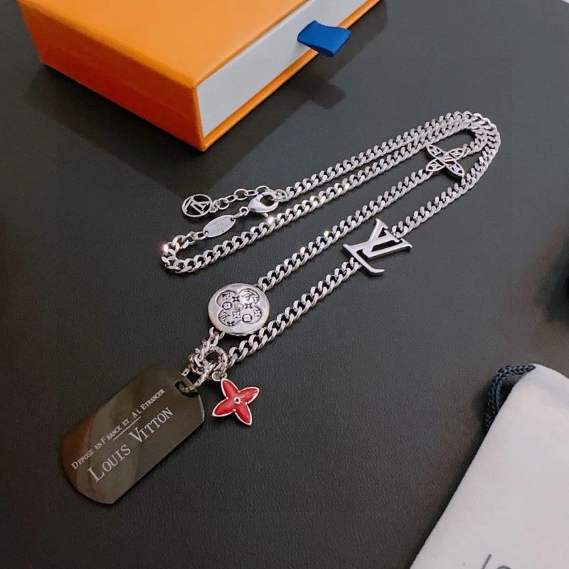 Louis Vuitton Necklaces WrinkleFree 250914