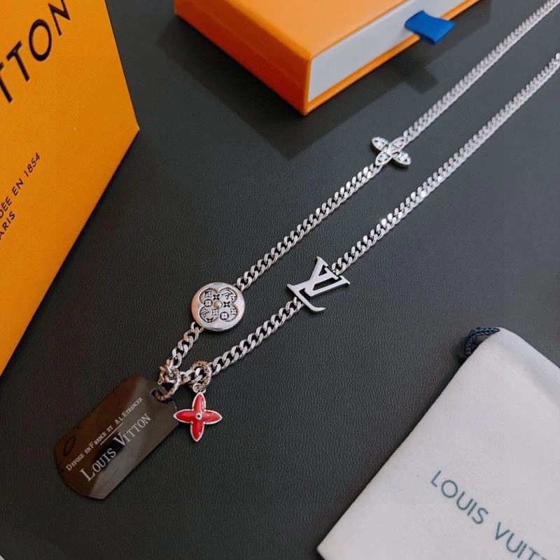 Louis Vuitton Necklaces WrinkleFree 250914