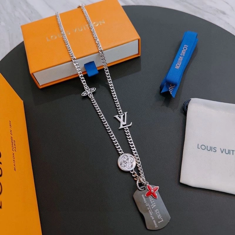 Louis Vuitton Necklaces WrinkleFree 250914