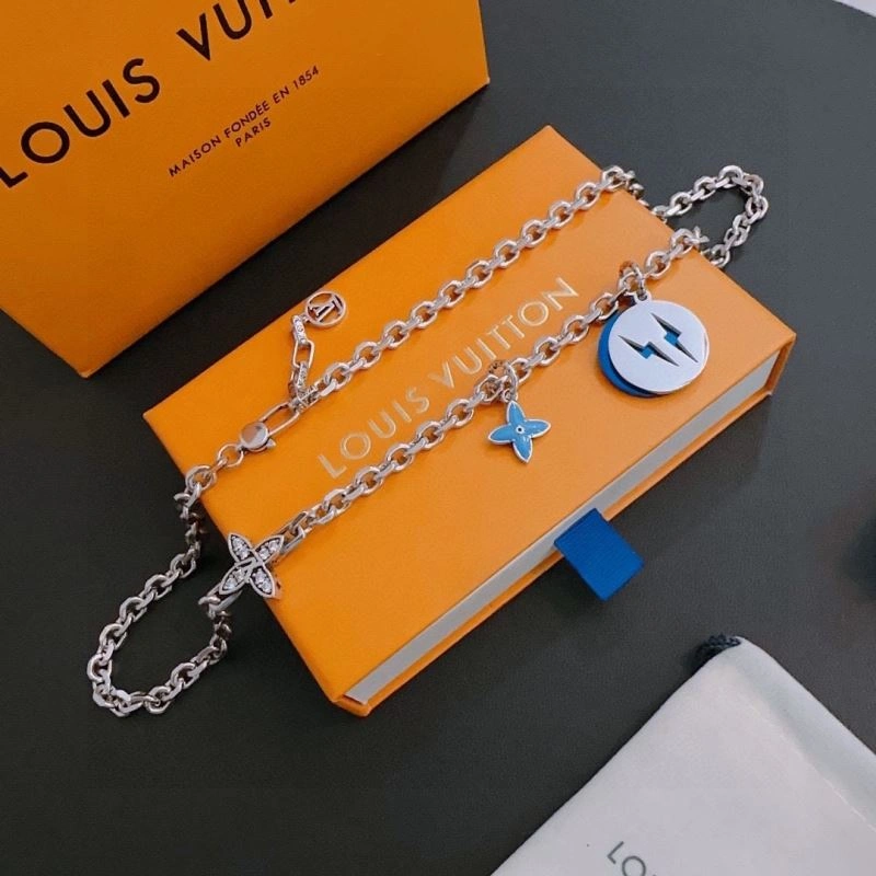 Tailored Louis Vuitton Necklaces 250917