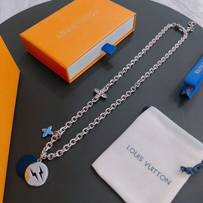 Tailored Louis Vuitton Necklaces 250917