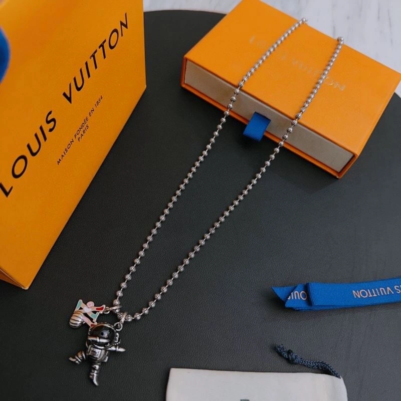 Resilient Louis Vuitton Necklaces 250913
