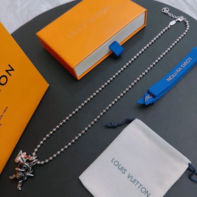 Resilient Louis Vuitton Necklaces 250913