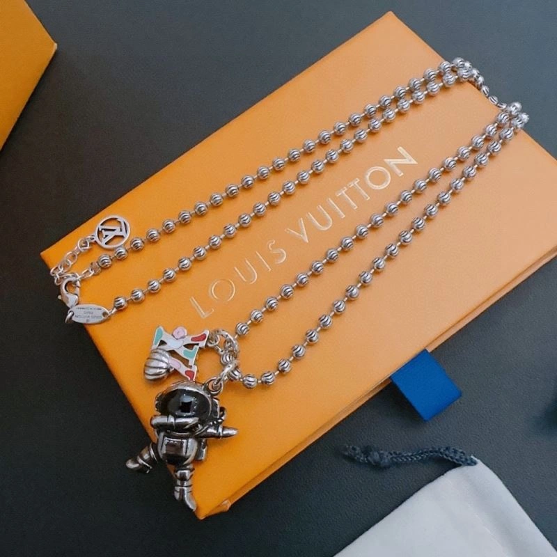 Resilient Louis Vuitton Necklaces 250913