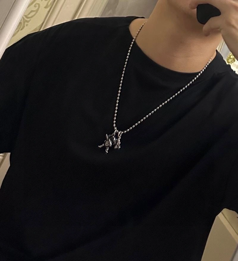 Resilient Louis Vuitton Necklaces 250913