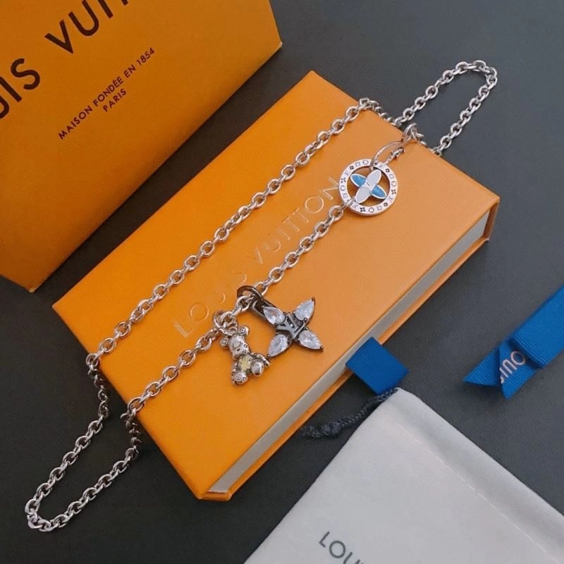 Popular Louis Vuitton Necklaces 250927