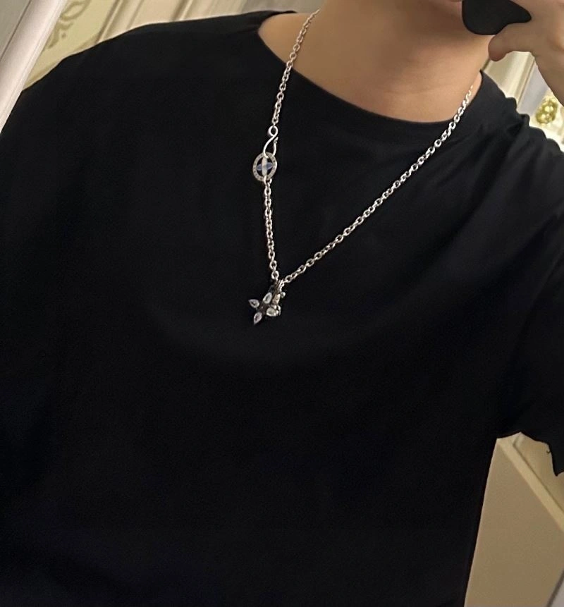Popular Louis Vuitton Necklaces 250927